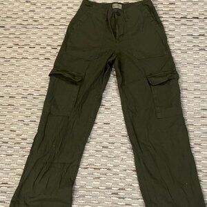green cargo baggy pants
